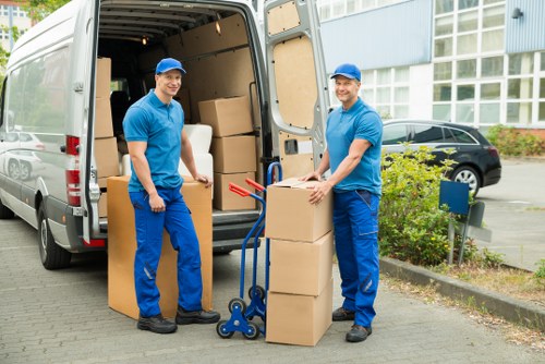 Professional man and van service for local transport in Westealing